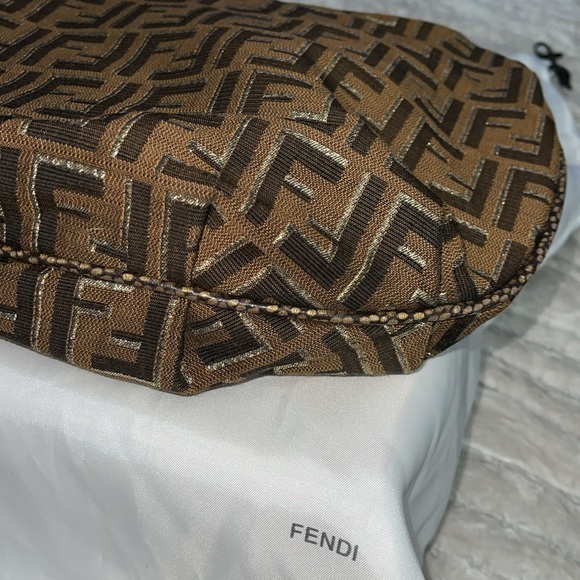 Fendi hobo bag preloved excellent condition gorgeous bag - Picture 11 of 16